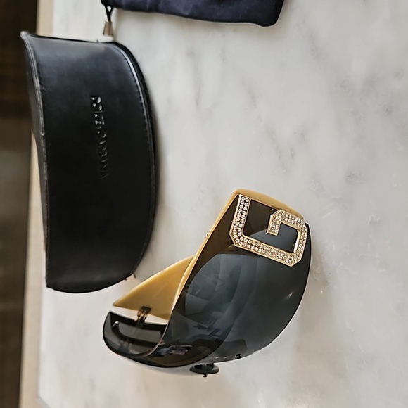 Vintage Y2K Dolce and Gabbana sunglasses - Picture 3 of 9